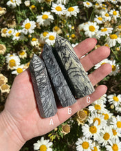 Load image into Gallery viewer, Spiderweb Jasper Point
