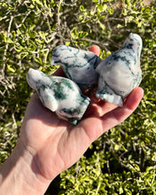 Load image into Gallery viewer, Moss Agate Penguin
